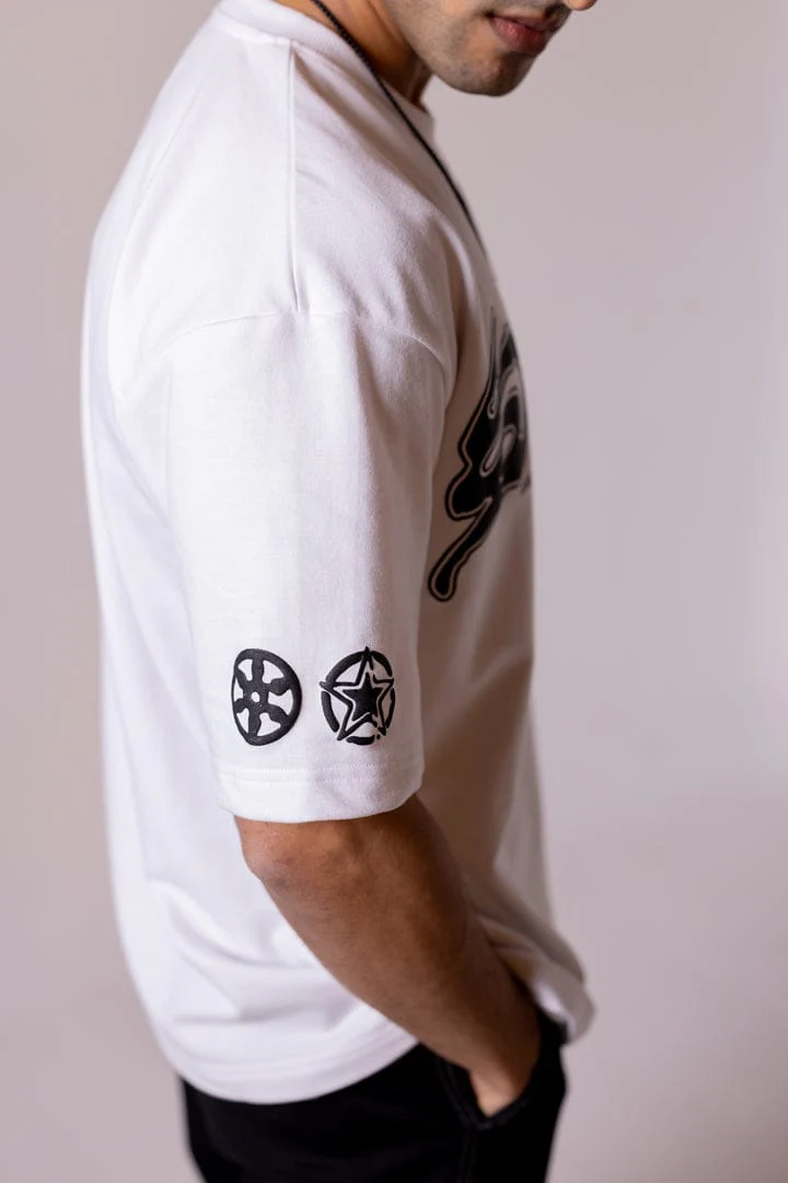 Saint- Oversized T shirt - Image 4